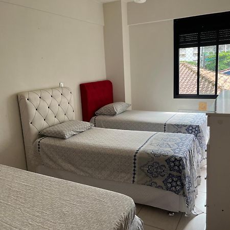 Apartamento Amplo A Menos De 400 Metros Da Praia Localizado Proximo A Praca Da Brunella, Area Nobre Do Guaruja. Екстериор снимка